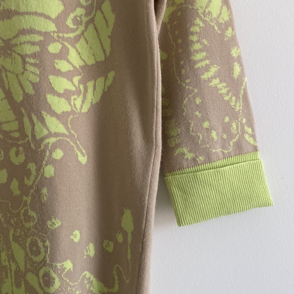 Alexander McQueen Beige Contrast Butterfly Print Sweater - Picture 8 of 11